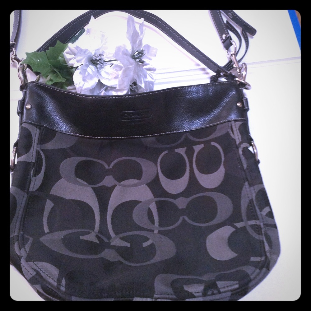 Large Authentic Coach tote & shoulder bag